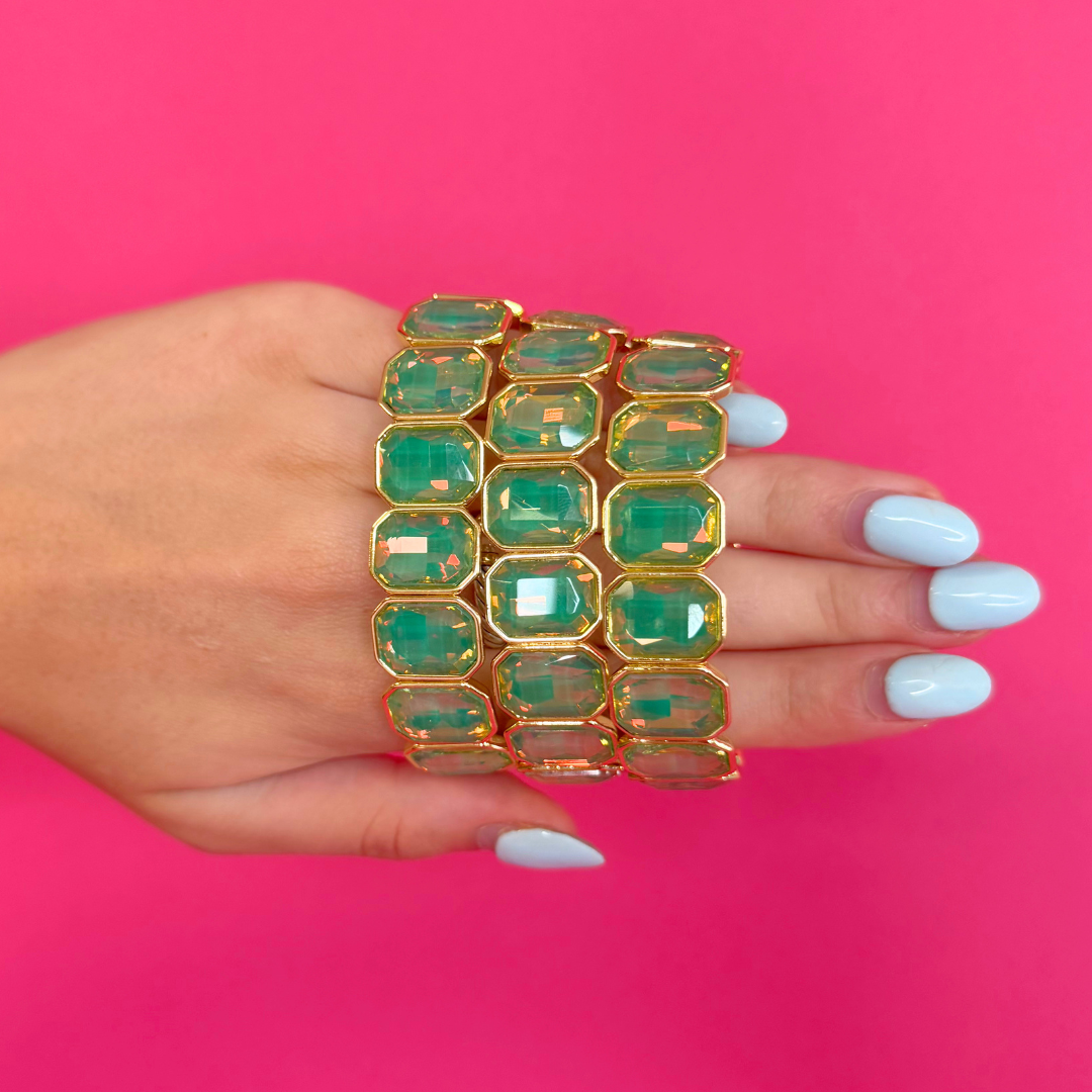 Heel Yeah Boutique Fall Giselle Bracelet featuring three rows of emerald green faceted beads on a gold setting.